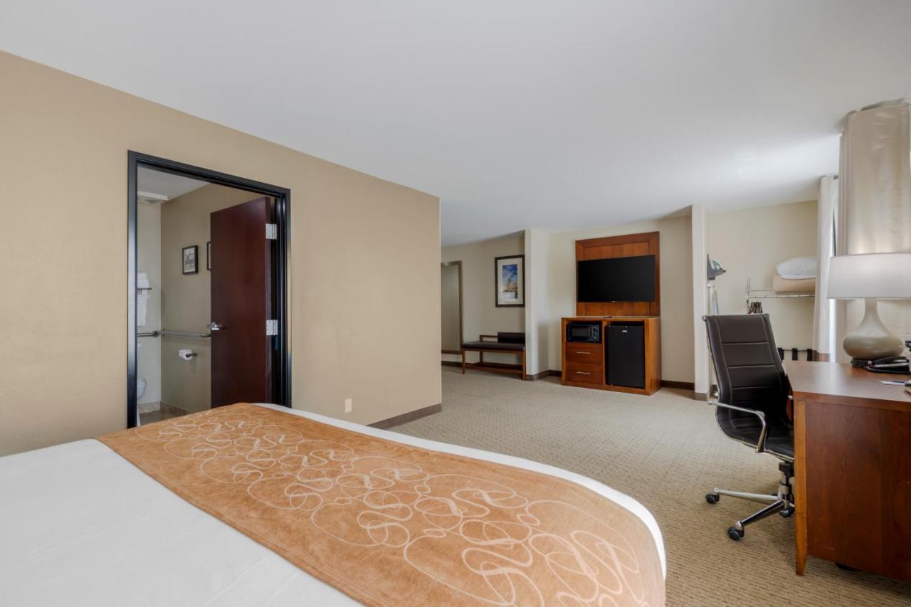 Comfort Suites Pflugerville - Austin North Exterior photo